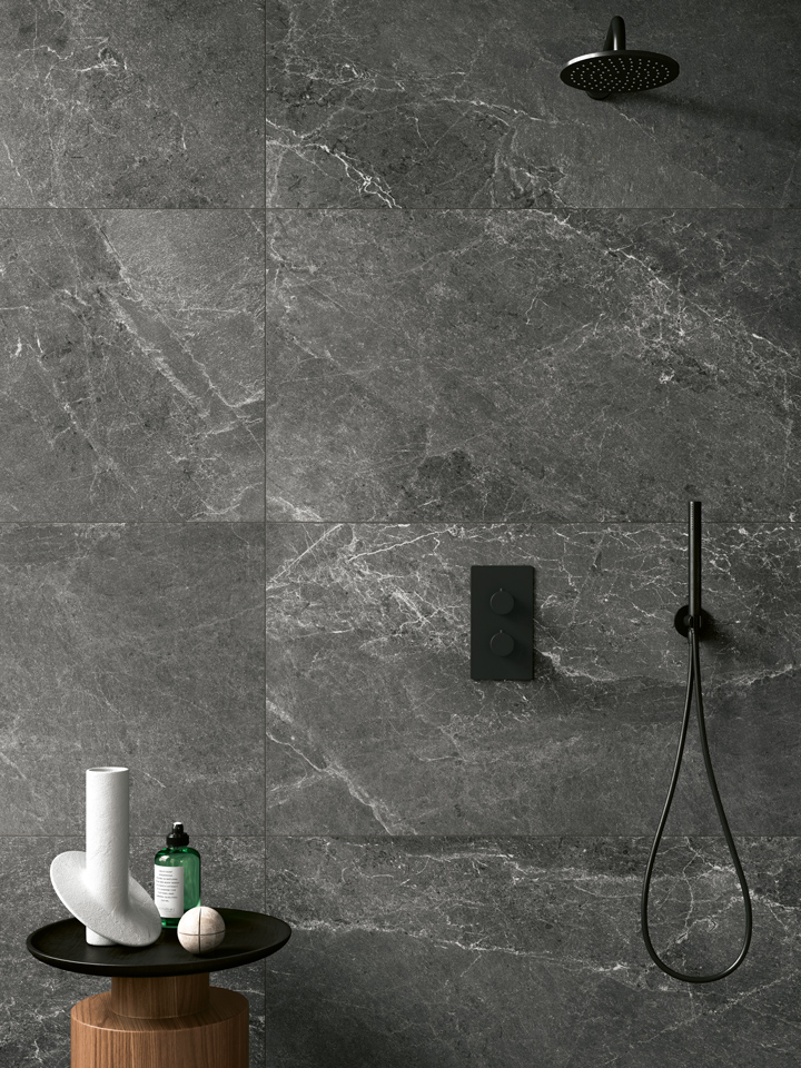 Stone-effect porcelain tile wall detail for small bathrooms | Blustyle Advantage Collection